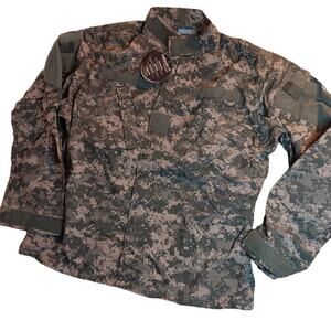 Defender M Army Combat Uniform FR Shirt/Jacket Medium-Regular Multi Camo